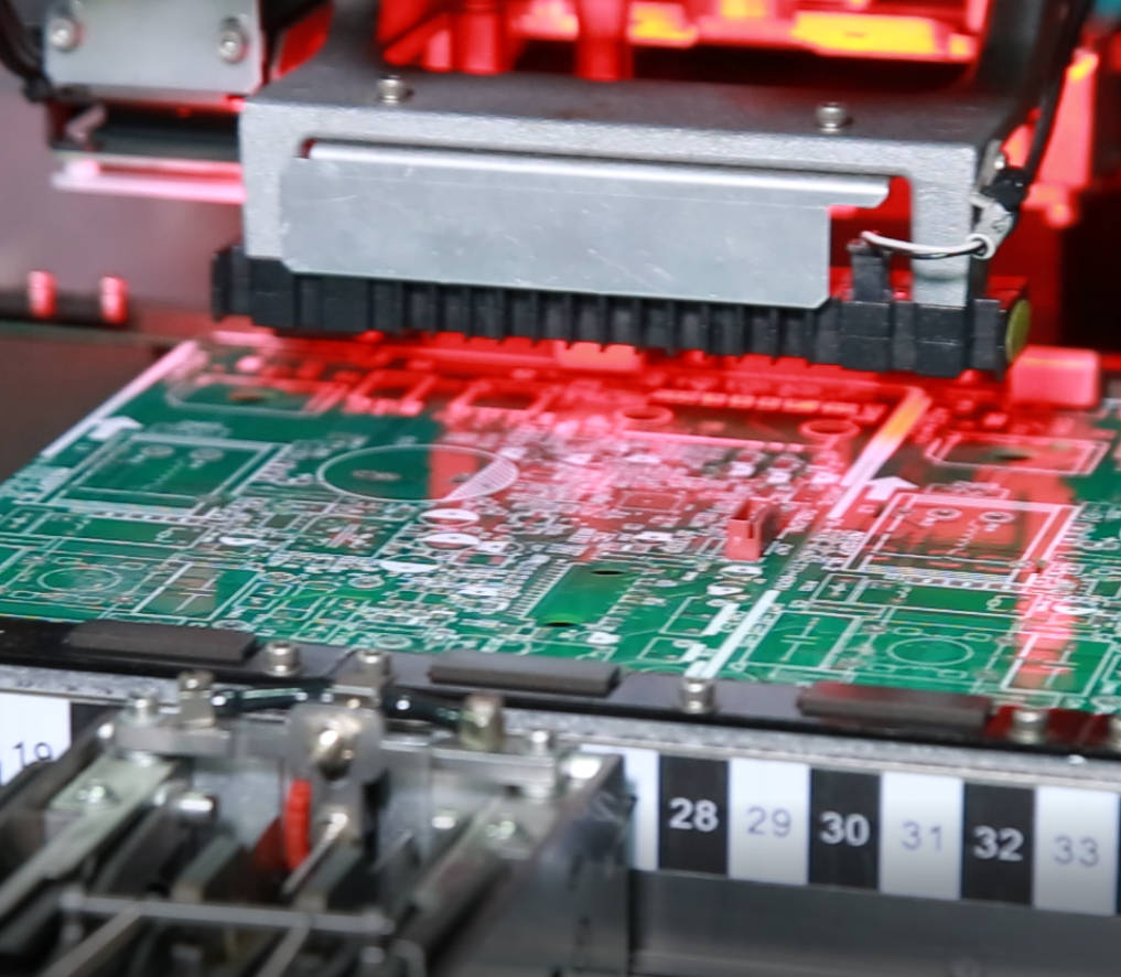 不規(guī)則電子元器件自動插件機重塑電子制造的高效與精準