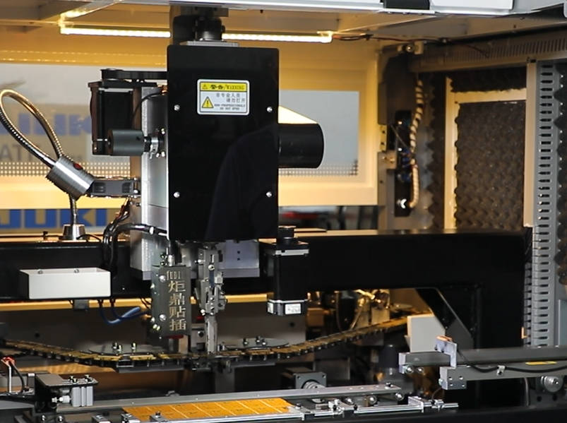 三極管插件機(jī)：電子制造自動(dòng)化升級(jí)的關(guān)鍵設(shè)備