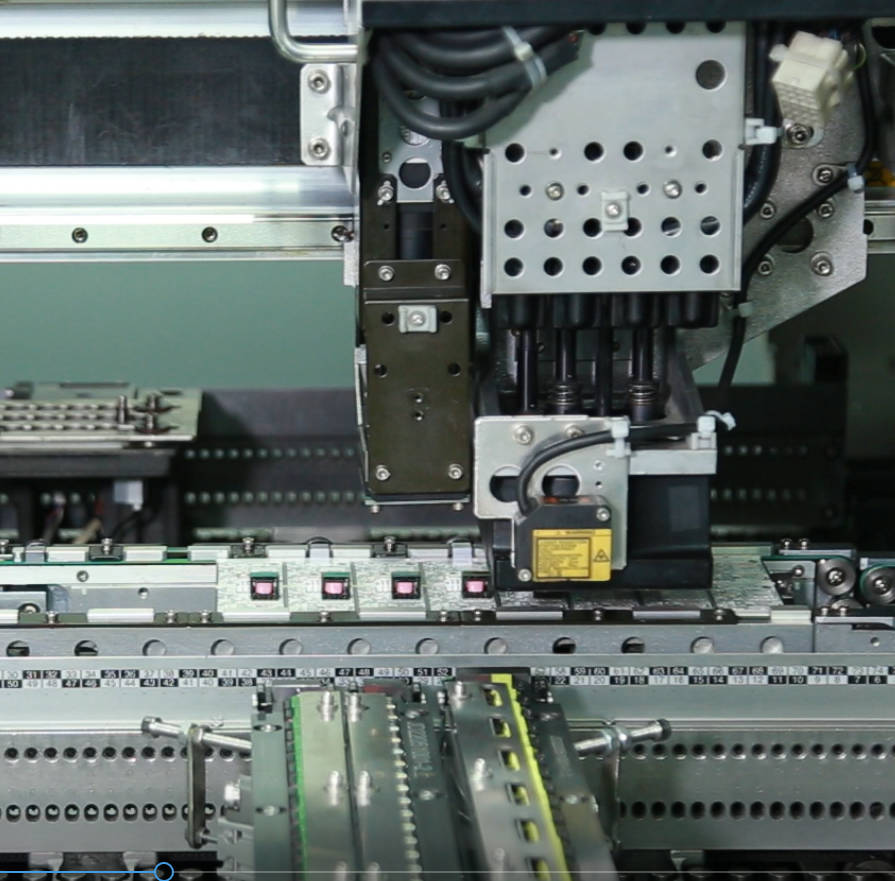 異形五金彈片插件機(jī)電子制造行業(yè)提升效率的新設(shè)備