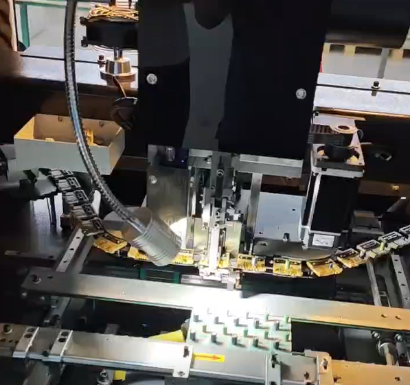 PCBA自動(dòng)插件機(jī):打通全流程自動(dòng)化驅(qū)動(dòng)PCBA制造邁向工業(yè)4.0?