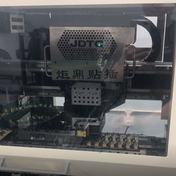 異型插件機：破解特殊元件自動化難題打造電子制造柔性產線